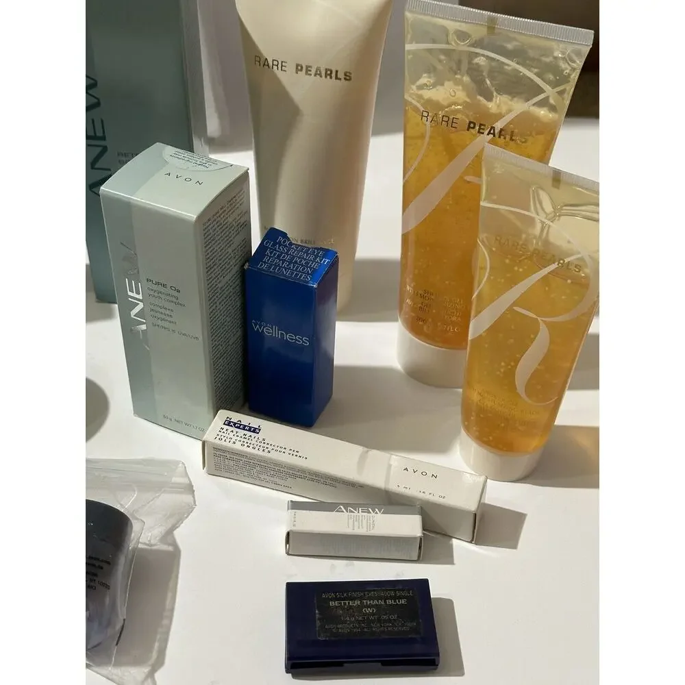 Lot 19 AVON Beauty Items, Perfumes Lotion, Anew,‎ Talc, Makeup, Shower Gel Etc..